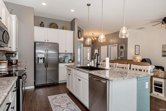 10940 Fenton Cove, Roanoke, IN 46783