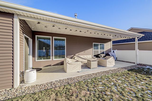 10940 Fenton Cove, Roanoke, IN 46783