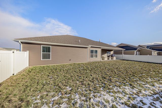 10940 Fenton Cove, Roanoke, IN 46783
