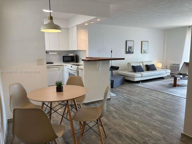 220 Kings Point Dr 506, Sunny Isles Beach, FL 33160