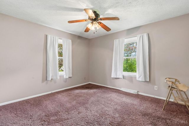 626 W Crescent Drive, Carlisle, OH 45005