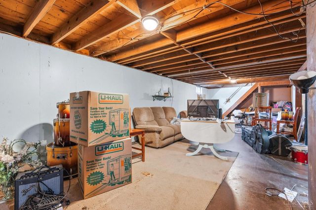 626 W Crescent Drive, Carlisle, OH 45005