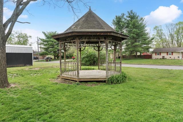 626 W Crescent Drive, Carlisle, OH 45005
