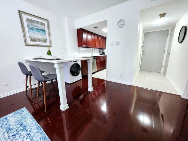 1800 Lavaca ST 102, Austin, TX 78701