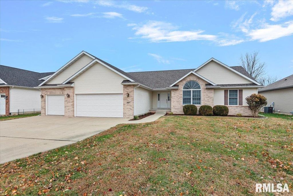 4817 GREENBRIAR Drive, Springfield, IL 62711