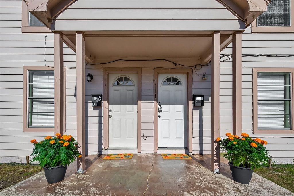 7111 Myrtle Street, Houston, TX 77087