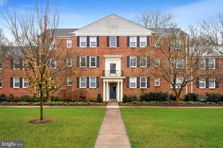 6725 W WAKEFIELD DR #B2, Alexandria, VA 22307