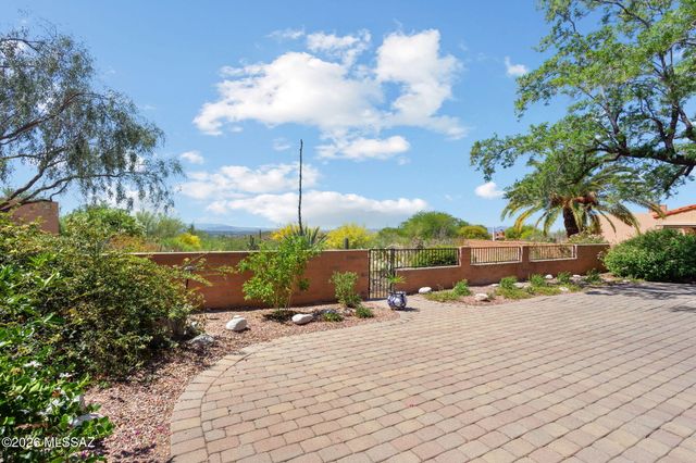 6850 E Loma Del Bribon, Tucson, AZ 85750
