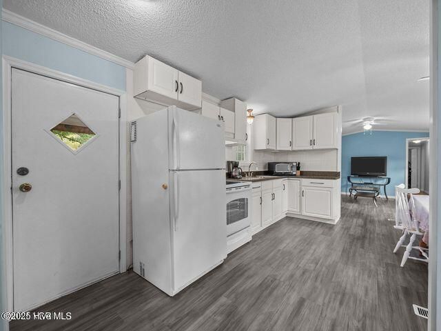 336 Old Folkstone Road, Holly Ridge, NC 28445