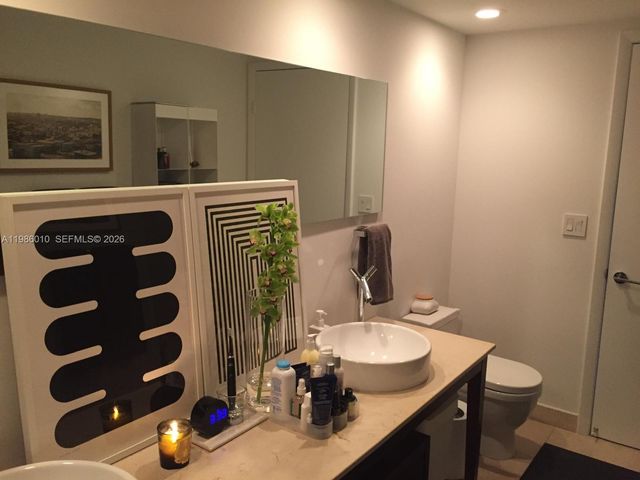 475 Brickell Ave 1711, Miami, FL 33131