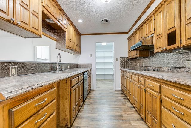 704 N Broadway Street, Ballinger, TX 76821