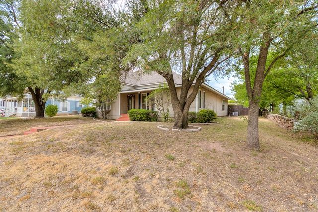704 N Broadway Street, Ballinger, TX 76821