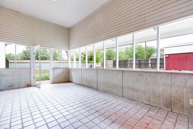 704 N Broadway Street, Ballinger, TX 76821