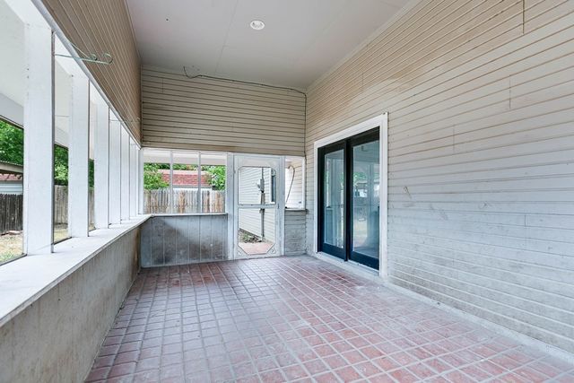 704 N Broadway Street, Ballinger, TX 76821