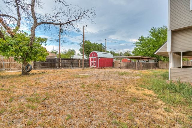 704 N Broadway Street, Ballinger, TX 76821
