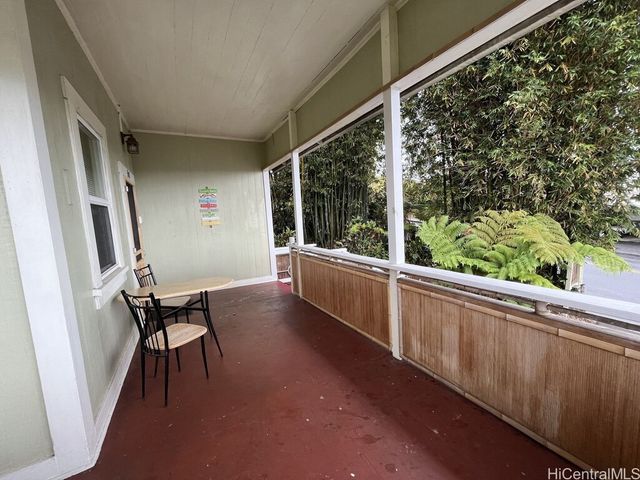 301 Ponahawai Street, Hilo, HI 96720