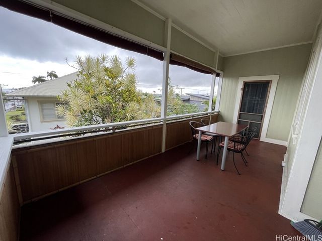 301 Ponahawai Street, Hilo, HI 96720