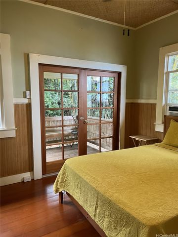 301 Ponahawai Street, Hilo, HI 96720