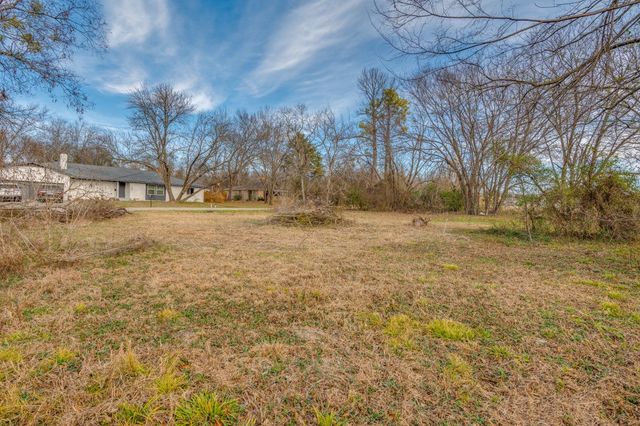 208 W 9th Street, Kemp, TX 75143