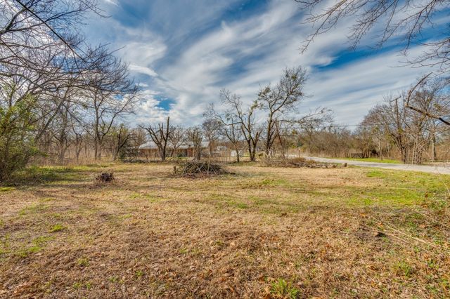 208 W 9th Street, Kemp, TX 75143