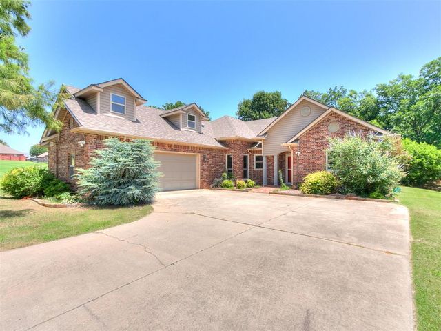 661 Lakeside Drive, Noble, OK 73068