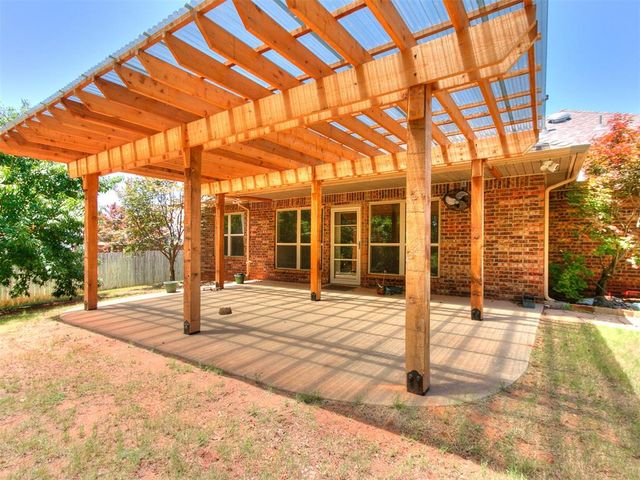 661 Lakeside Drive, Noble, OK 73068