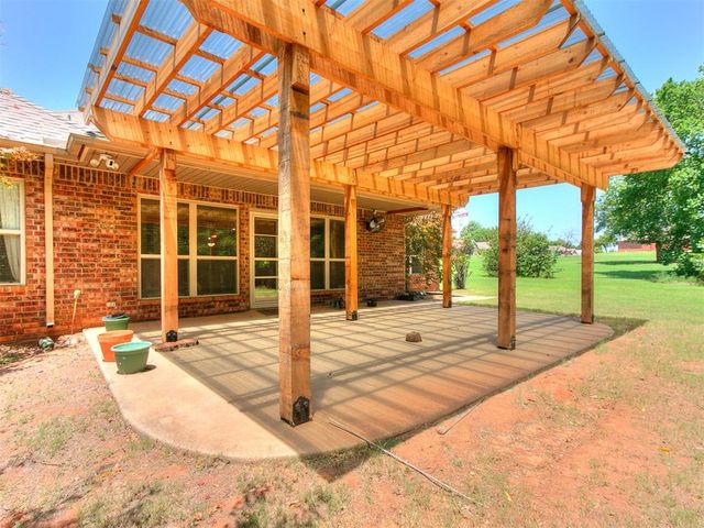 661 Lakeside Drive, Noble, OK 73068