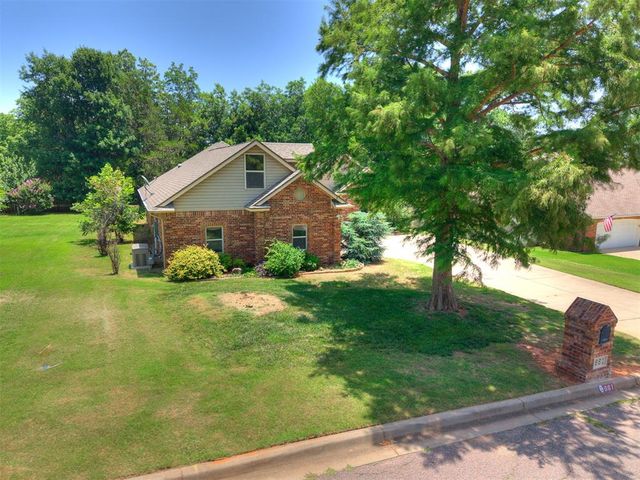 661 Lakeside Drive, Noble, OK 73068