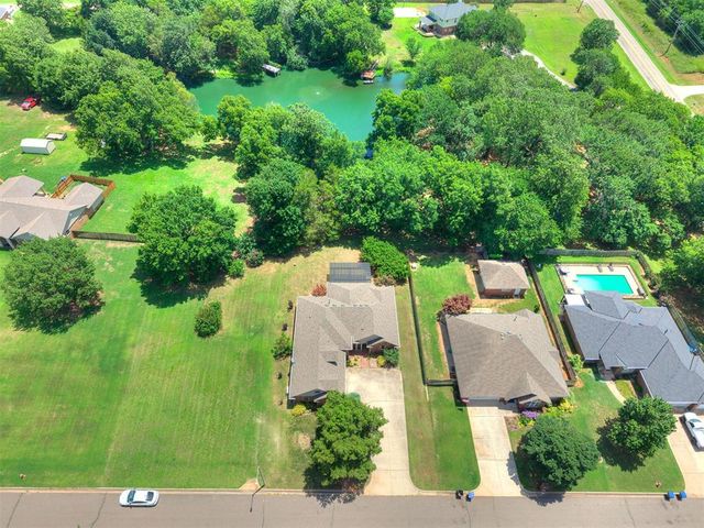 661 Lakeside Drive, Noble, OK 73068