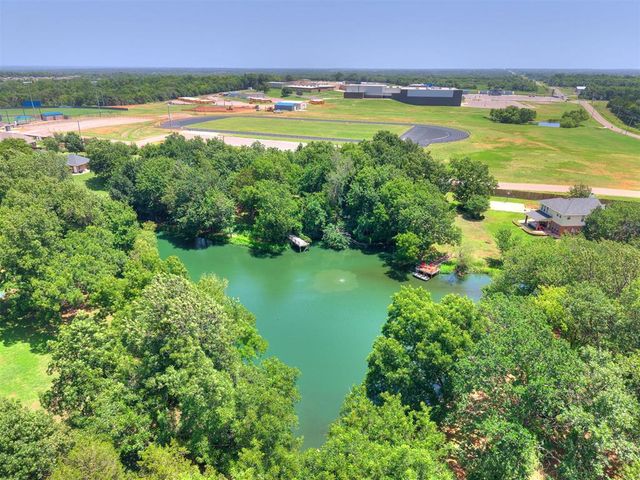 661 Lakeside Drive, Noble, OK 73068