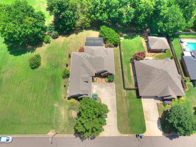 661 Lakeside Drive, Noble, OK 73068