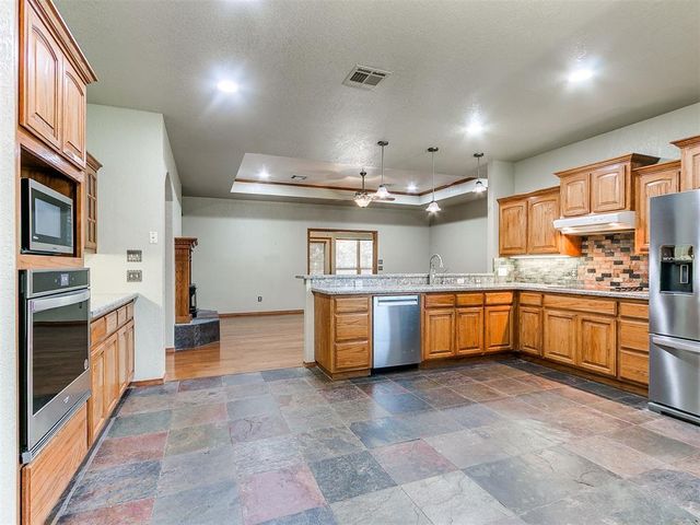 661 Lakeside Drive, Noble, OK 73068