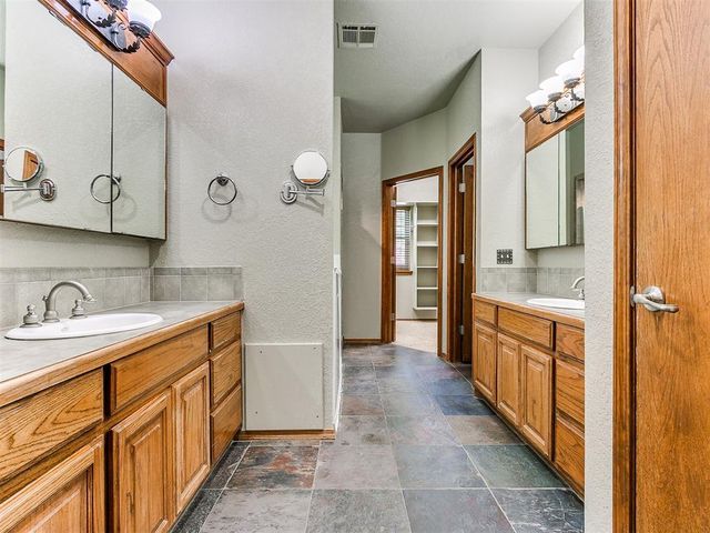 661 Lakeside Drive, Noble, OK 73068