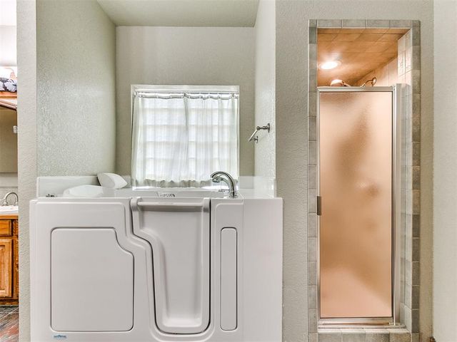 661 Lakeside Drive, Noble, OK 73068