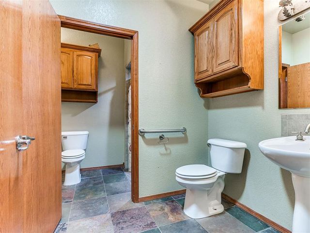 661 Lakeside Drive, Noble, OK 73068