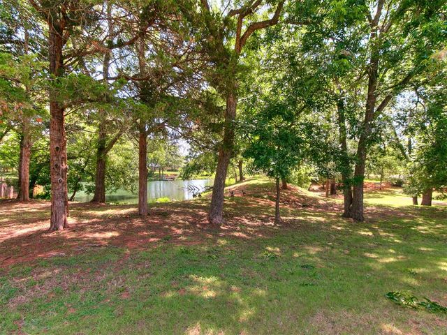 661 Lakeside Drive, Noble, OK 73068