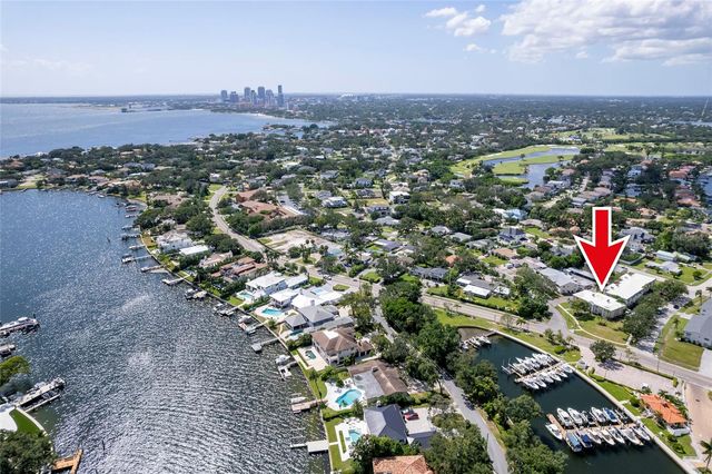 1050 RAFAEL BOULEVARD NE 1, St Petersburg, FL 33704