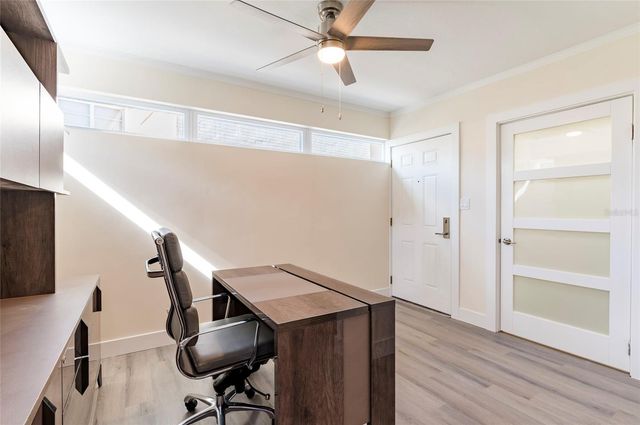 1050 RAFAEL BOULEVARD NE 1, St Petersburg, FL 33704