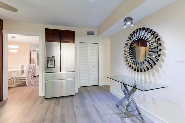 1050 RAFAEL BOULEVARD NE 1, St Petersburg, FL 33704