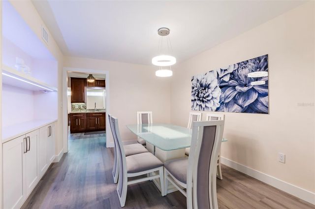 1050 RAFAEL BOULEVARD NE 1, St Petersburg, FL 33704