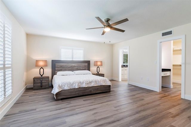 1050 RAFAEL BOULEVARD NE 1, St Petersburg, FL 33704