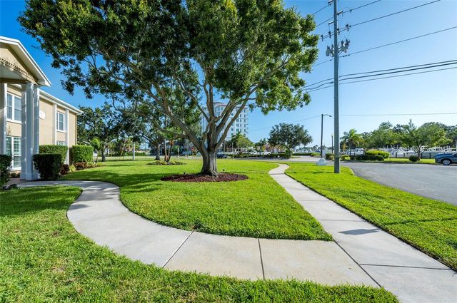 1050 RAFAEL BOULEVARD NE 1, St Petersburg, FL 33704