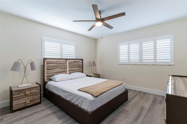 1050 RAFAEL BOULEVARD NE 1, St Petersburg, FL 33704