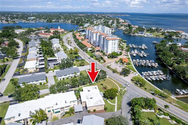 1050 RAFAEL BOULEVARD NE 1, St Petersburg, FL 33704