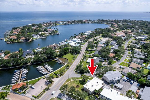 1050 RAFAEL BOULEVARD NE 1, St Petersburg, FL 33704