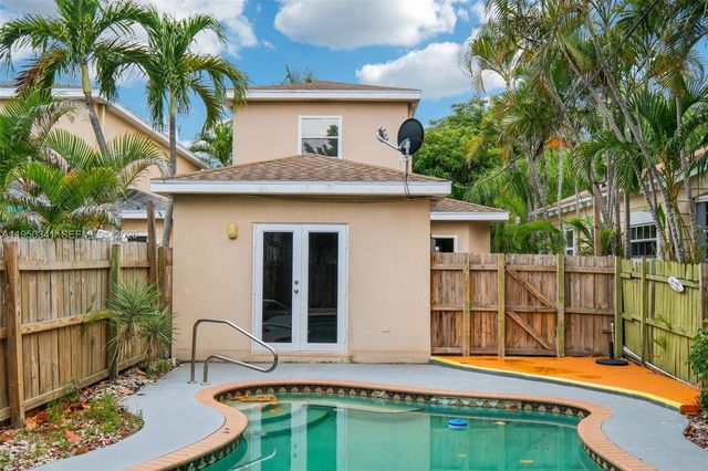 204 N D St, Lake Worth, FL 33460