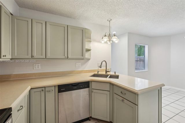 204 N D St, Lake Worth, FL 33460