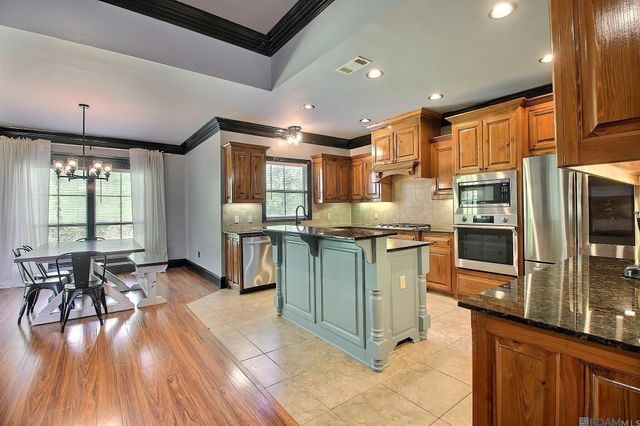 18011 Pierside Ln, Prairieville, LA 70769