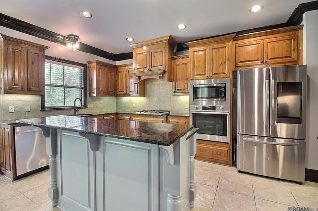 18011 Pierside Ln, Prairieville, LA 70769