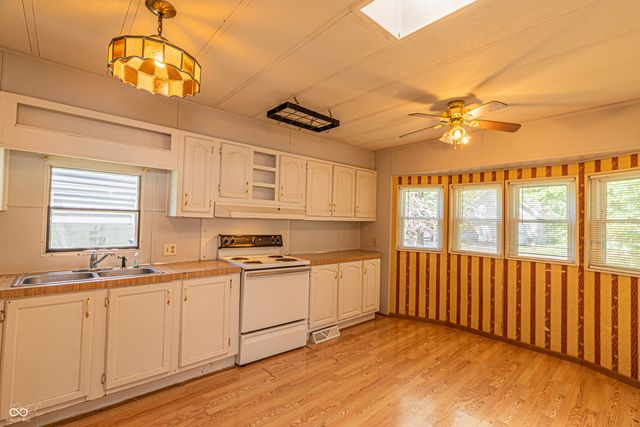 363 Gentlemen Place, Cloverdale, IN 46120